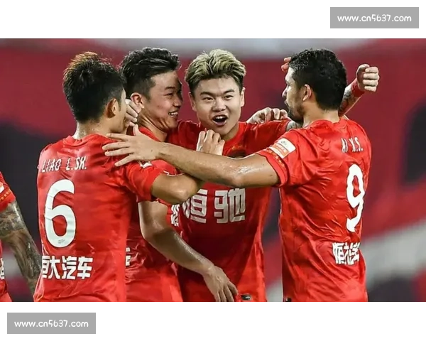 广州富力迎战鲁能泰山焦点对决中超赛场谁能占先机争夺积分榜关键三分